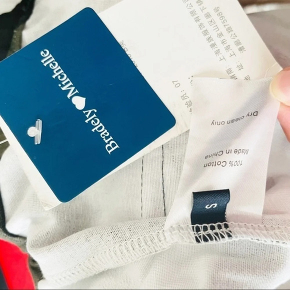 BRADELY MICHELE NWT Camo Cargo Style Shorts Small - Picture 6 of 6